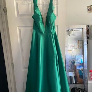 Green prom/formal dress